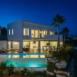 Vacation Marbella I Paraiso The View, 6 Bdr, Modern Villa, Infinity Heated Pool, Gated Community, Cinema Room, Sea View, Golf Courses