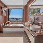 Vacation Marbella I Paraiso The View, 6 Bdr, Modern Villa, Infinity Heated Pool, Gated Community, Cinema Room, Sea View, Golf Courses