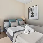 Vacation Marbella I Paraiso The View, 6 Bdr, Modern Villa, Infinity Heated Pool, Gated Community, Cinema Room, Sea View, Golf Courses *