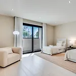 Vacation Marbella I Paraiso The View, 6 Bdr, Modern Villa, Infinity Heated Pool, Gated Community, Cinema Room, Sea View, Golf Courses Βίλα Εστεπόνα