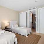 Vacation Marbella I Paraiso The View, 6 Bdr, Modern Villa, Infinity Heated Pool, Gated Community, Cinema Room, Sea View, Golf Courses * Εστεπόνα