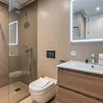 Vacation Marbella I Paraiso The View, 6 Bdr, Modern Villa, Infinity Heated Pool, Gated Community, Cinema Room, Sea View, Golf Courses