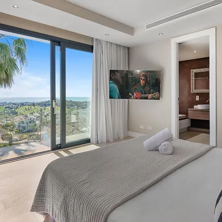 Vacation Marbella I Paraiso The View, 6 Bdr, Modern Villa, Infinity Heated Pool, Gated Community, Cinema Room, Sea View, Golf Courses * Εστεπόνα