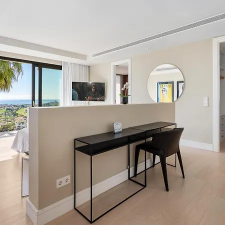 Vacation Marbella I Paraiso The View, 6 Bdr, Modern Villa, Infinity Heated Pool, Gated Community, Cinema Room, Sea View, Golf Courses Βίλα Εστεπόνα