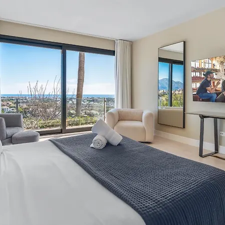 Vacation Marbella I Paraiso The View, 6 Bdr, Modern Villa, Infinity Heated Pool, Gated Community, Cinema Room, Sea View, Golf Courses Βίλα