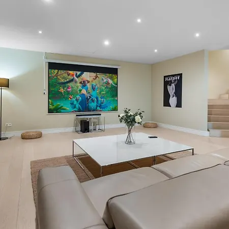 Vacation Marbella I Paraiso The View, 6 Bdr, Modern Villa, Infinity Heated Pool, Gated Community, Cinema Room, Sea View, Golf Courses *