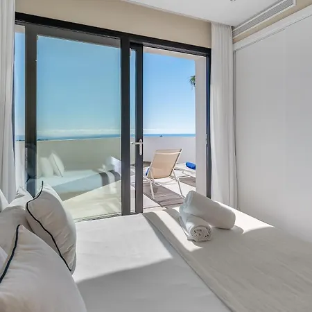 Vacation Marbella I Paraiso The View, 6 Bdr, Modern Villa, Infinity Heated Pool, Gated Community, Cinema Room, Sea View, Golf Courses *