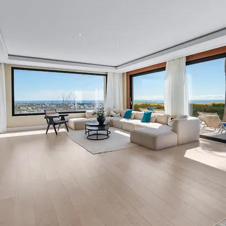 Vacation Marbella I Paraiso The View, 6 Bdr, Modern Villa, Infinity Heated Pool, Gated Community, Cinema Room, Sea View, Golf Courses