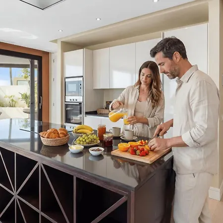 Vacation Marbella I Paraiso The View, 6 Bdr, Modern Villa, Infinity Heated Pool, Gated Community, Cinema Room, Sea View, Golf Courses Estepona