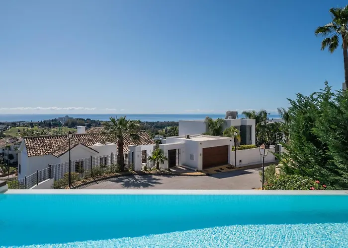 Vacation Marbella I Paraiso The View, Infinity Heated Pool, Sea View, Golf Courses * Estepona