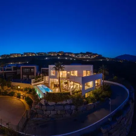 Villa Vacation Marbella I Paraiso The View, 6 Bdr, Modern Villa, Infinity Heated Pool, Gated Community, Cinema Room, Sea View, Golf Courses *