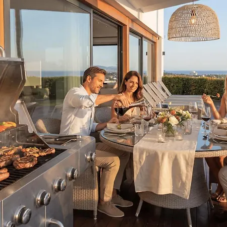 Vacation Marbella I Paraiso The View, 6 Bdr, Modern Villa, Infinity Heated Pool, Gated Community, Cinema Room, Sea View, Golf Courses Estepona