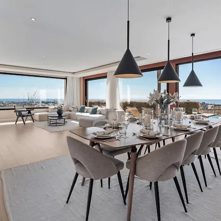 Vacation Marbella I Paraiso The View, 6 Bdr, Modern Villa, Infinity Heated Pool, Gated Community, Cinema Room, Sea View, Golf Courses ヴィラ